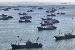 Nezvyklé formace tisíců lodí z Číny. Možná jde o součást příprav na invazi - Seznam Zprávy